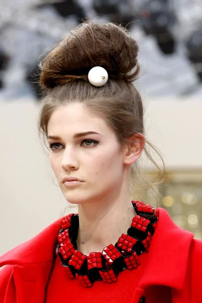 Look 50